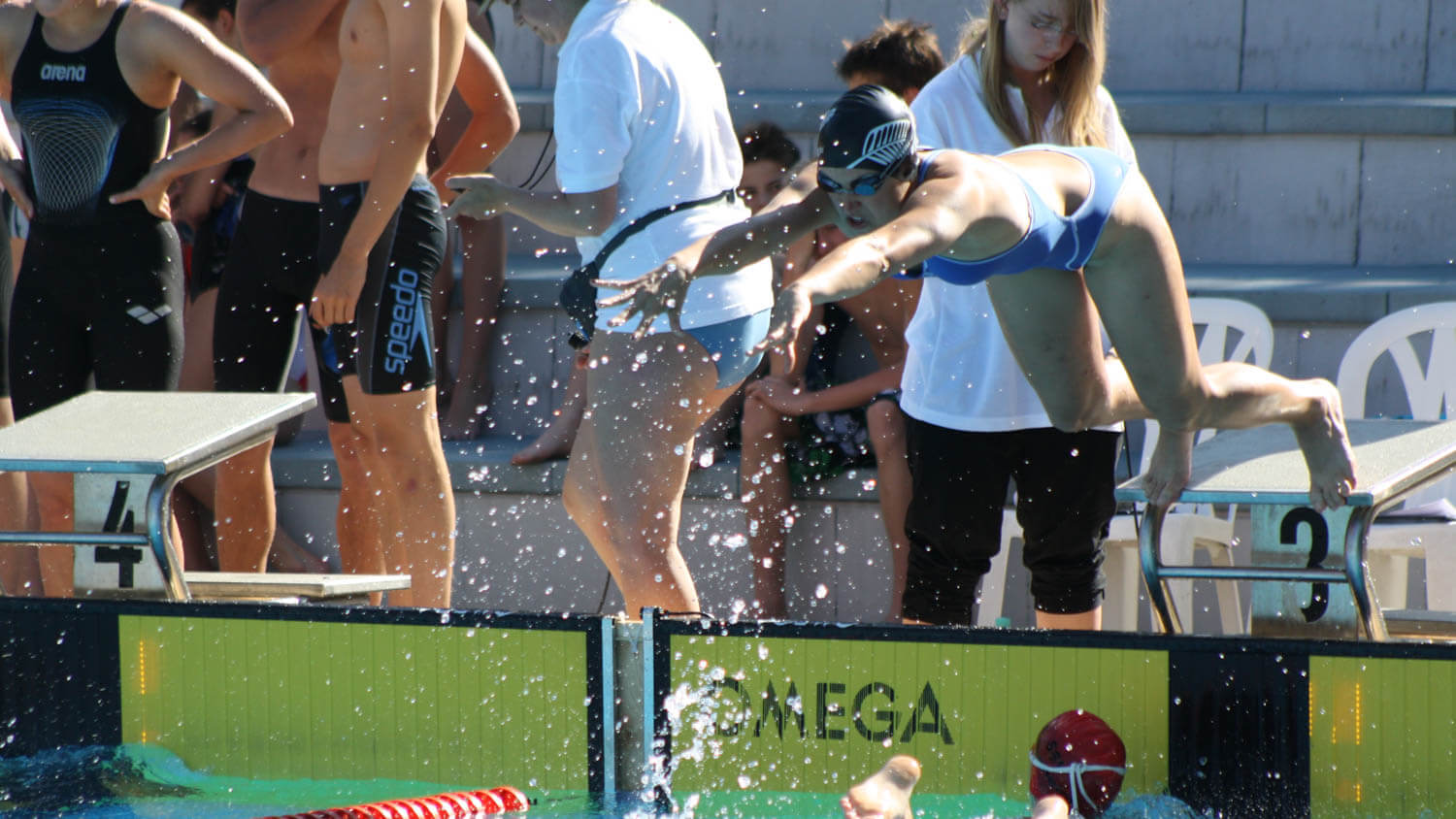 Schwimmer, die auf Wettkämpfen alles geben (Heilbronn 2010)